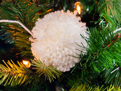 pom pom xmas decoration